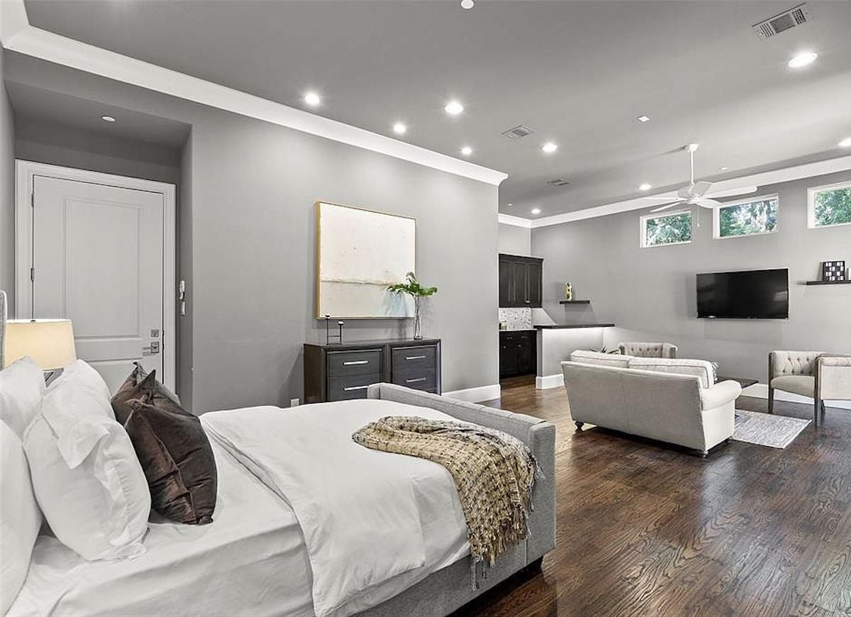 white in law suite - photo by bob vila